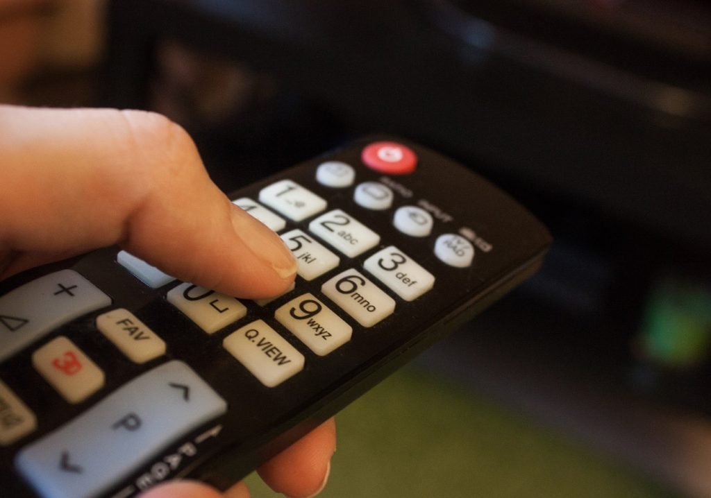 テレビが映らないのは部品が原因？！点検ポイントとアンテナ工事を徹底 